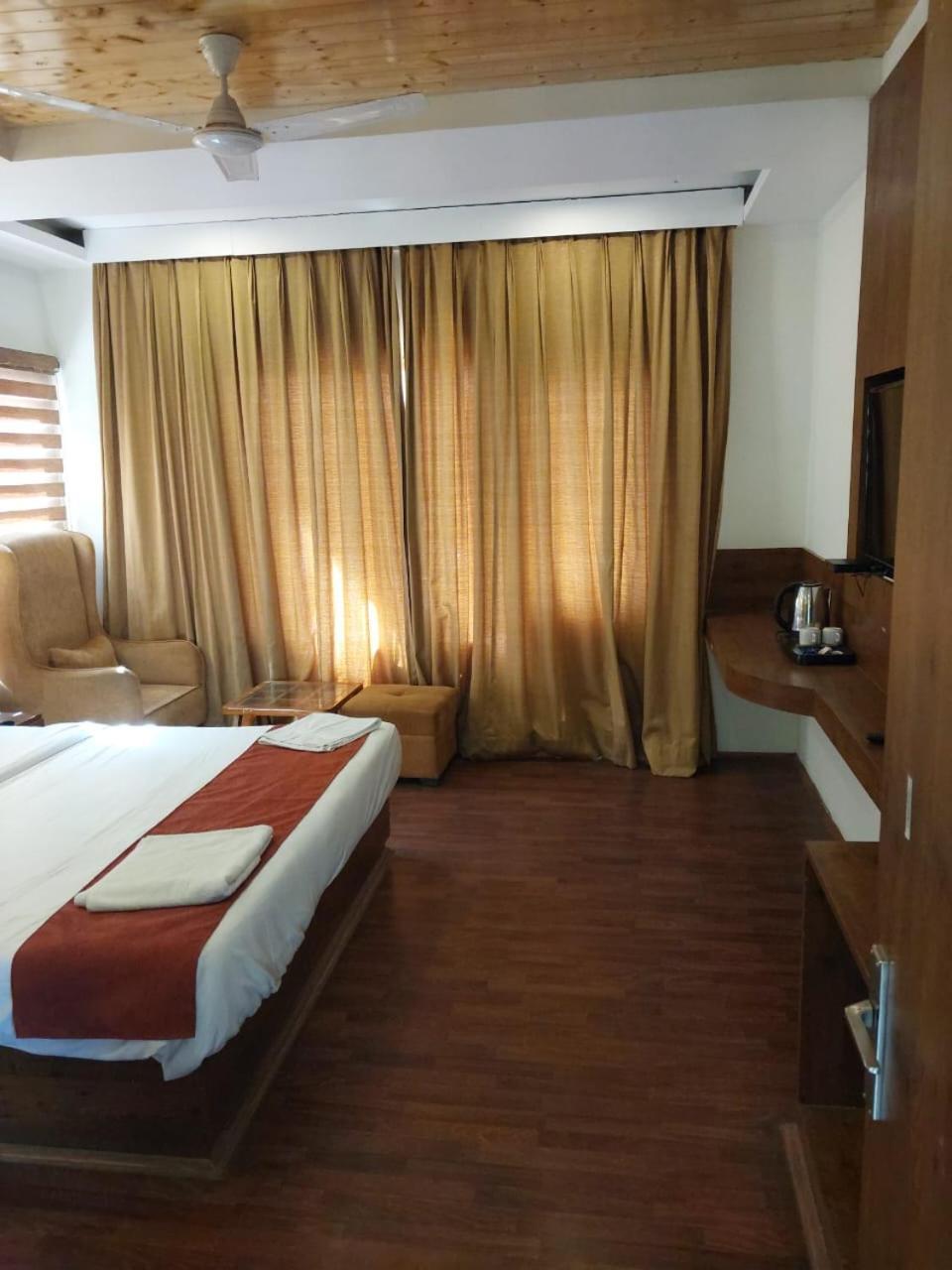 Hotel Di Villa Manāli Εξωτερικό φωτογραφία